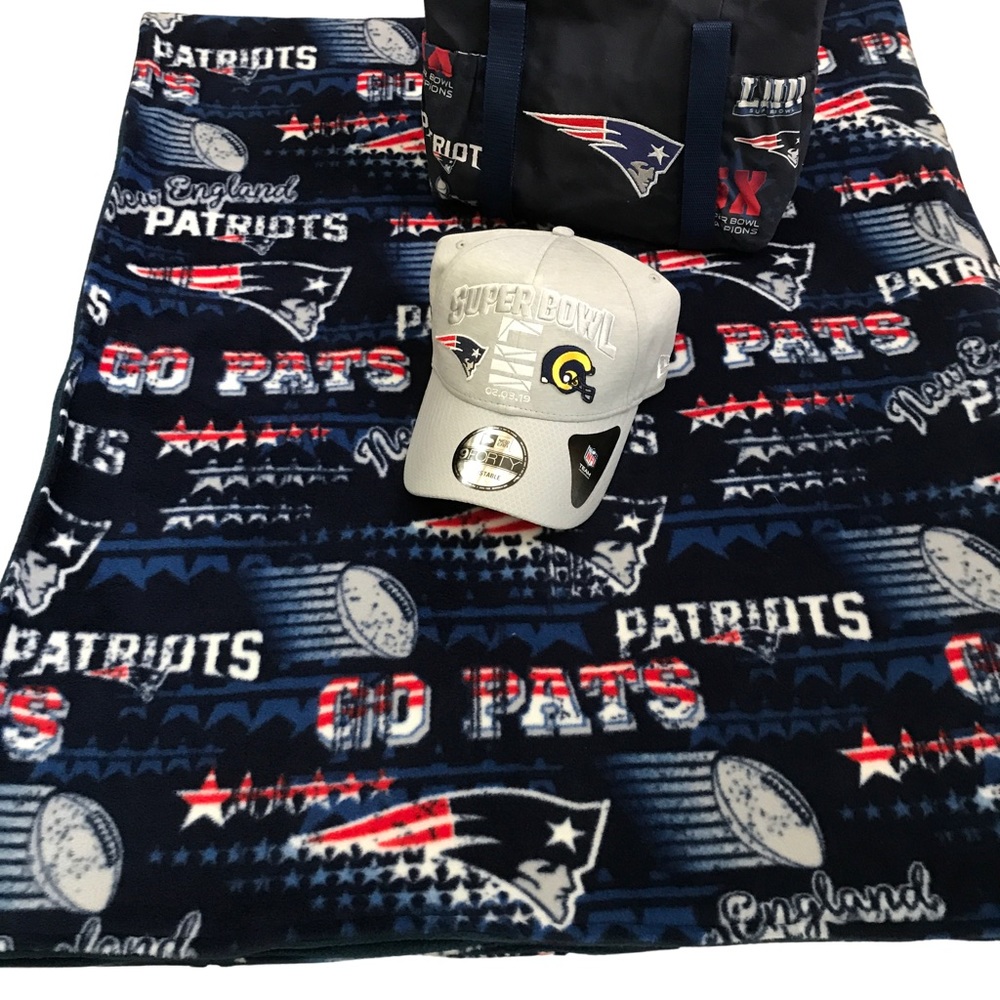 Sports Bag,Cap, and Blanket Bundle - Picture 2 of 5